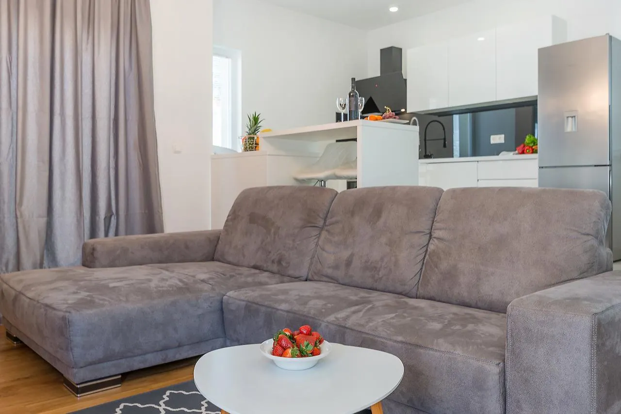 Villa Donato With Jacuzzi Zadar