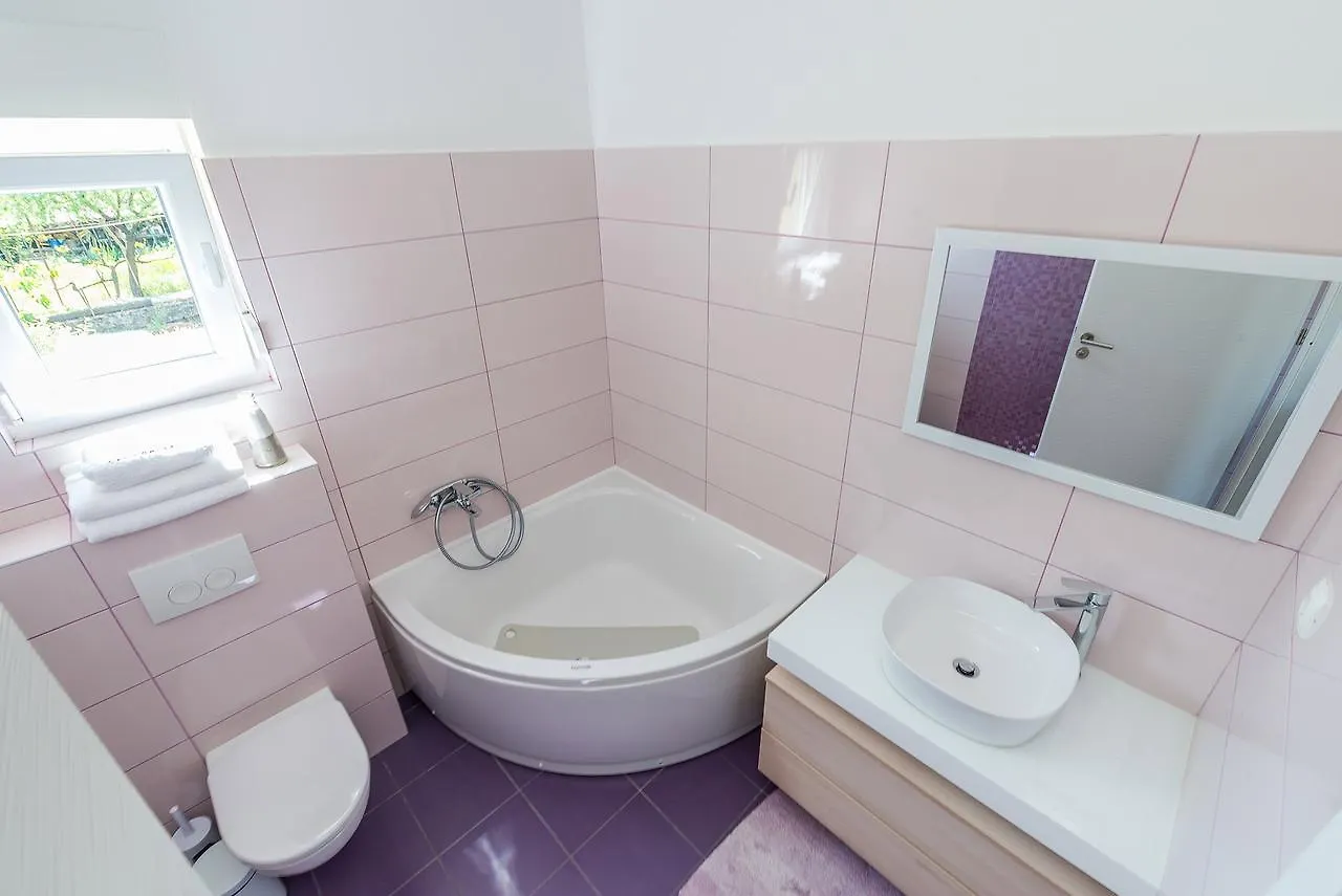 Villa Donato With Jacuzzi Zadar