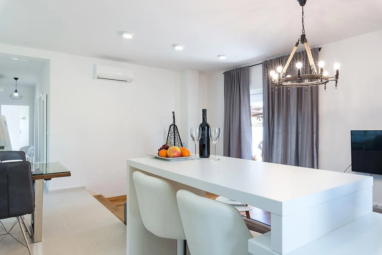 Villa Donato With Jacuzzi Zadar