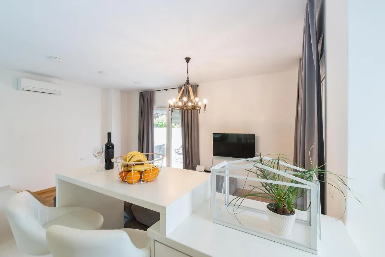 Villa Donato With Jacuzzi Zadar